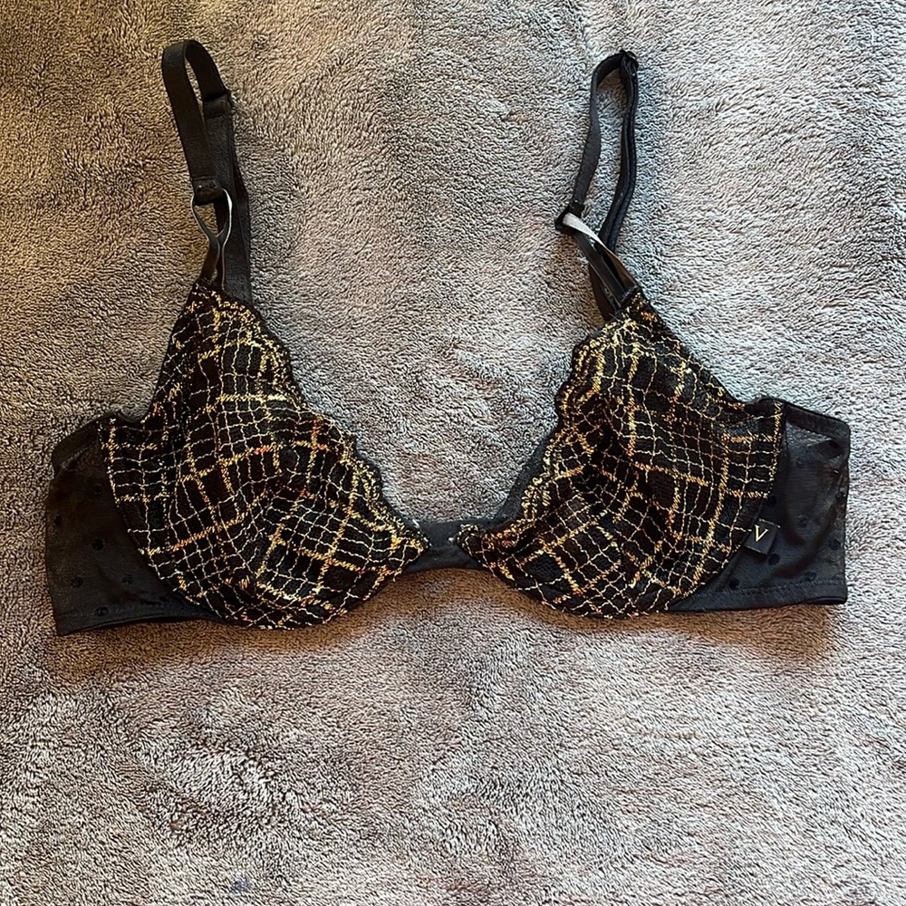 Black Victoria’s Secret lace unlined bra